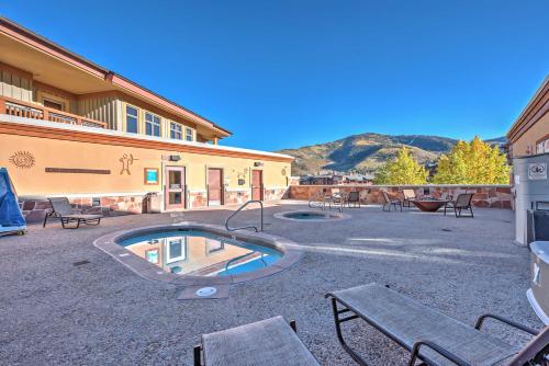 Lovely Ski-In and Ski-Out Sundial Studio with Hot tub! image 12