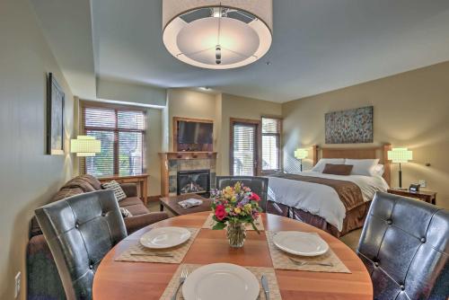 Lovely Ski-In and Ski-Out Sundial Studio with Hot tub! image 13